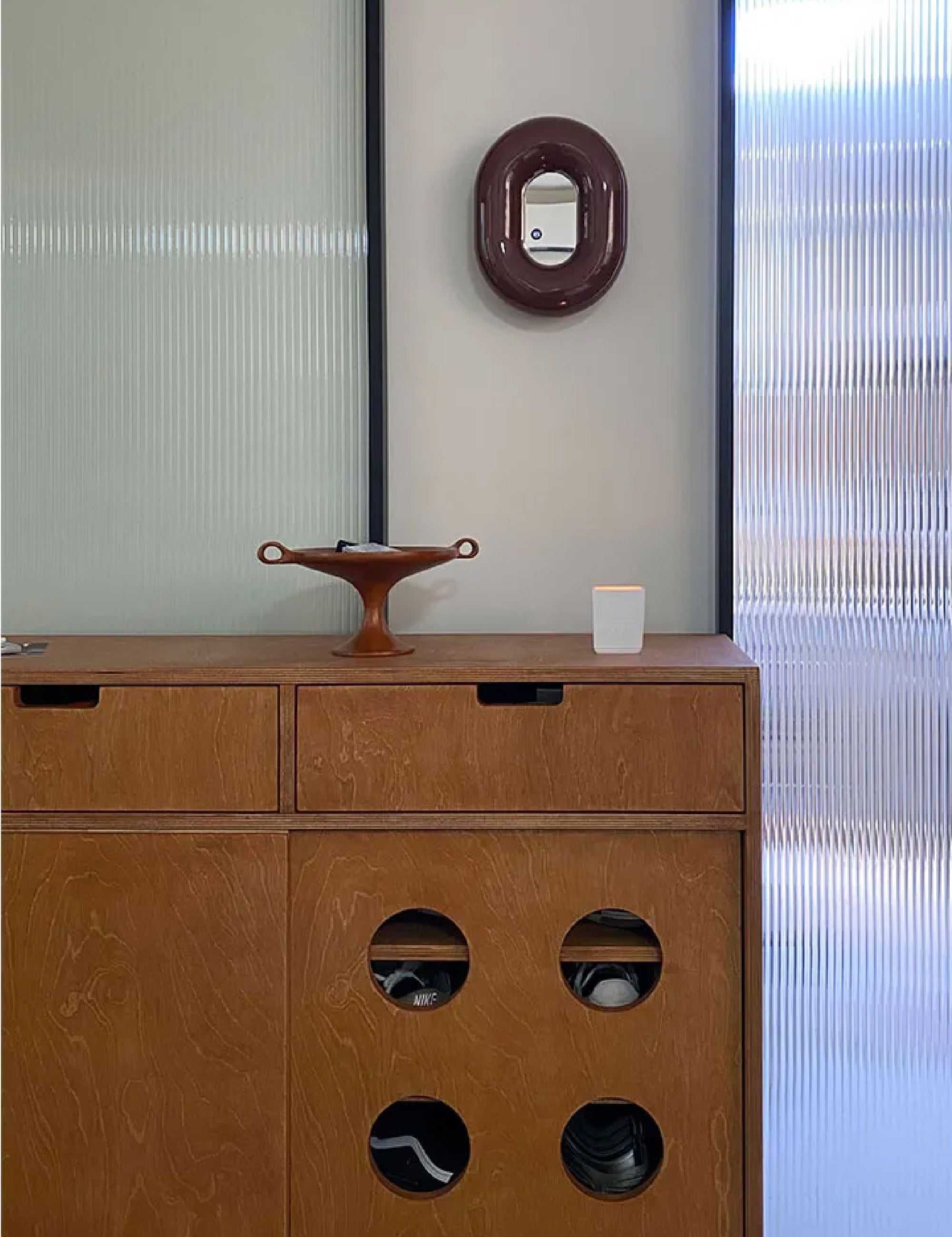 Koosim Capsule Oval Mirror — Space‑Age Style